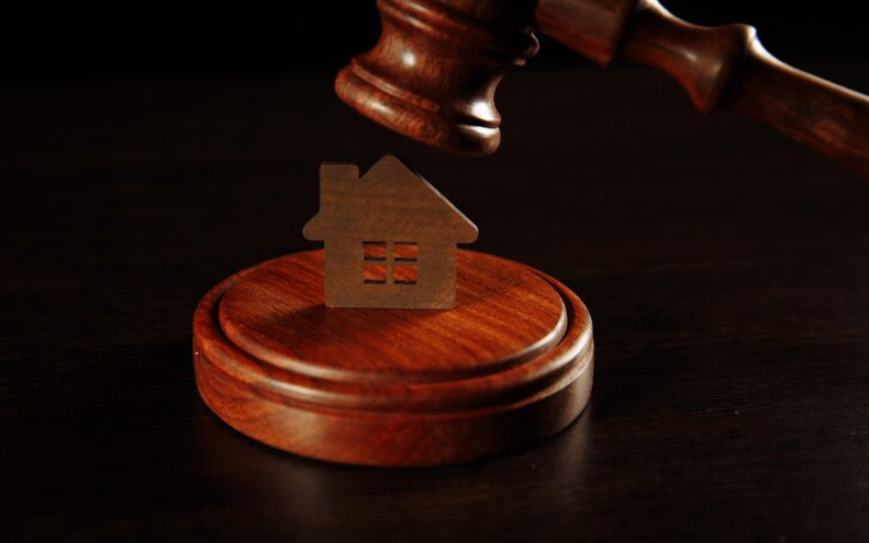 luxury property auctions 
