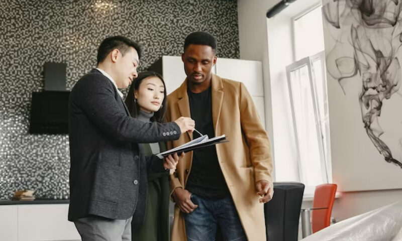 luxury real estate broker