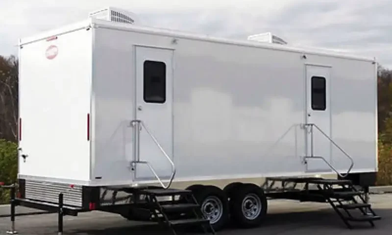portable bathroom rental