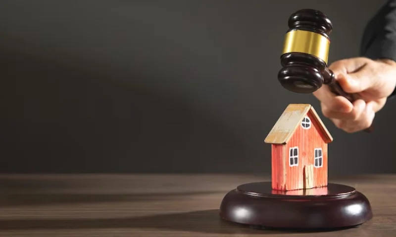 luxury property auctions