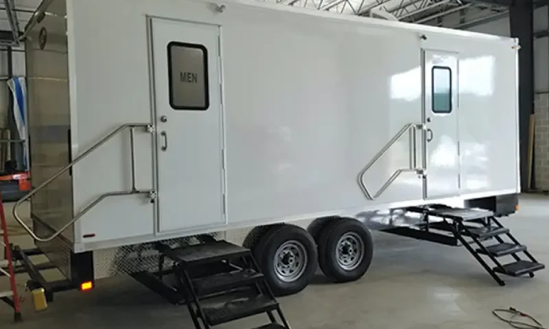 portable bathroom rental