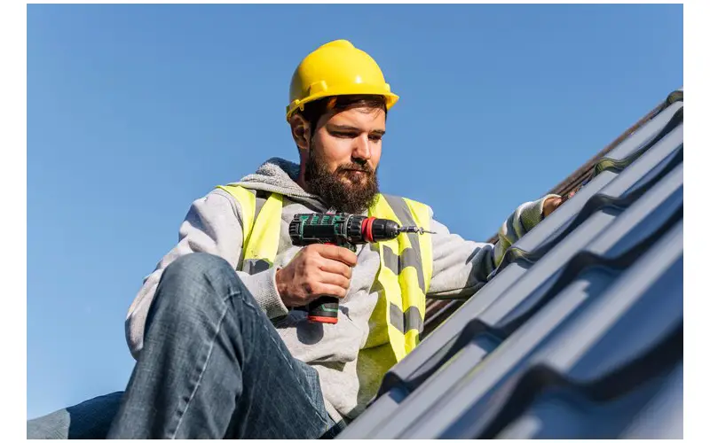 roof storm damage repair in lansing