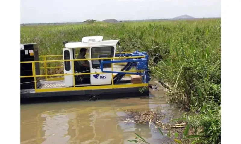 Aquatic weed harvesters