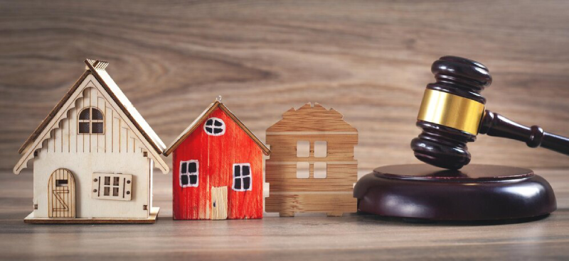 luxury real estate auctions